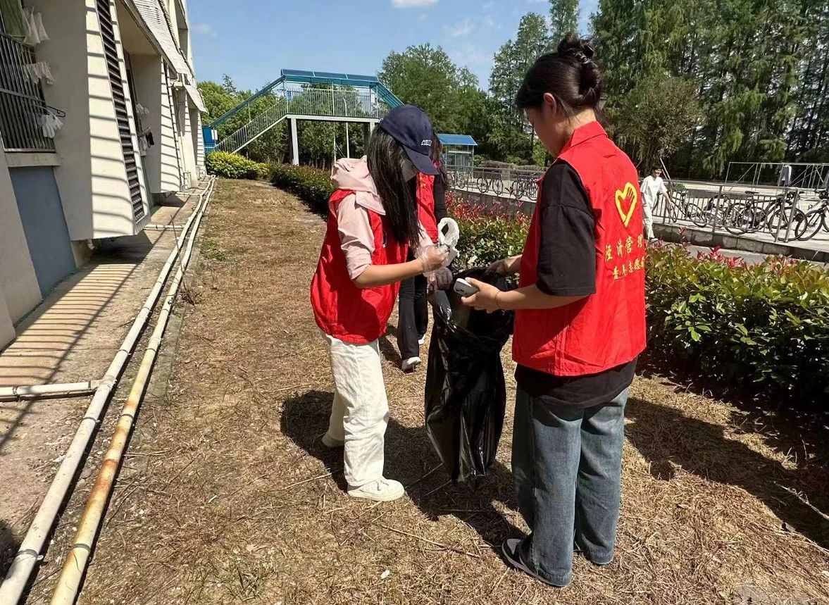 1715915714438149.jpg b67cae71c821bebf19a81793e45cd154.jpg